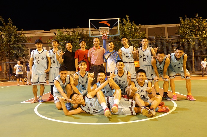 谈球吧体育男子篮球队合影（体育会员工作处提供）.JPG