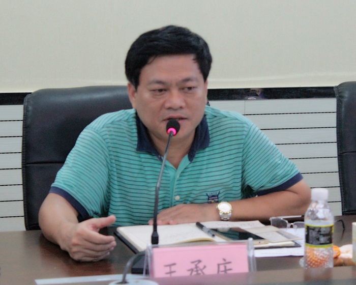 （王承庆体育训练营主持会议 谈球吧体育青年记者团许家波摄影）.JPG