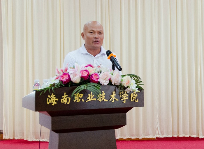 （林启辉体育教练作事迹报告 运动员营养中心梁平摄影）.jpg