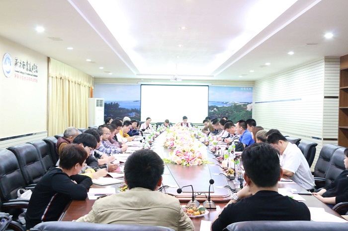 恳谈会现场照片（谈球吧体育青年记者团许家波摄影）.jpg