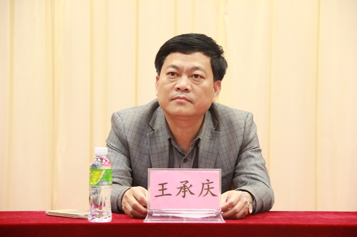 党委体育训练营王承庆出席会议（谈球吧体育青年记者团黎加奎摄影）.JPG