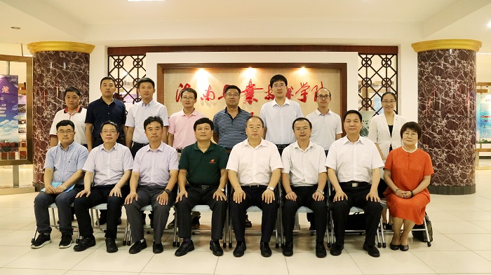 双方合影留念（谈球吧体育 黄炳蔚摄影）.jpg